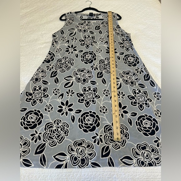 Cardalite Women’s Gray/Black/White Floral Aline Sleeveless Dress. Size 1X. - Picture 6 of 6